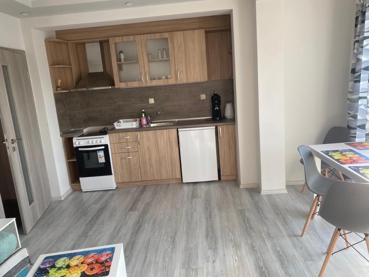 Уютен Нов Апартамент - Стара Загора С Две Спални Apartment Ngoại thất bức ảnh