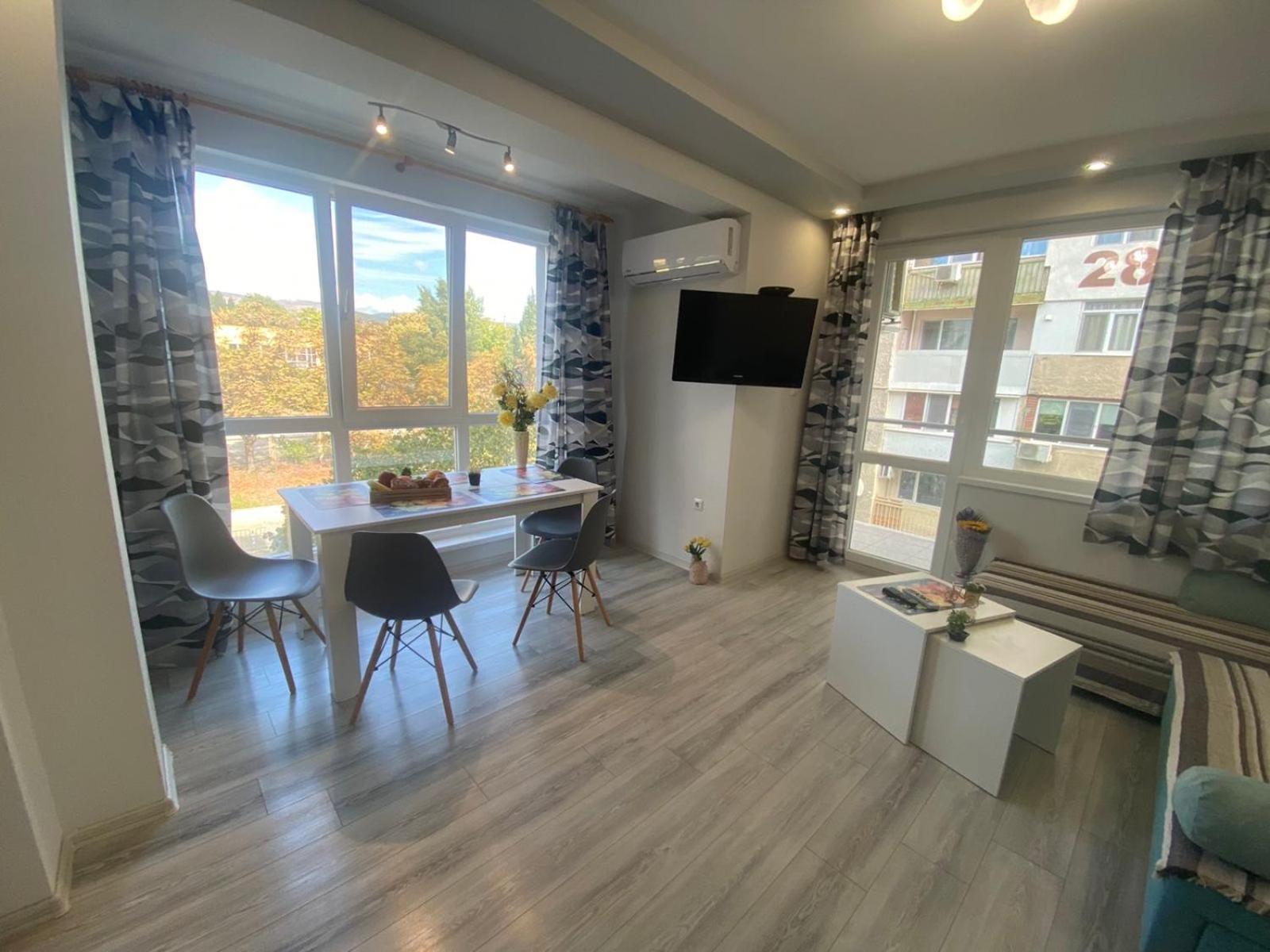 Уютен Нов Апартамент - Стара Загора С Две Спални Apartment Ngoại thất bức ảnh